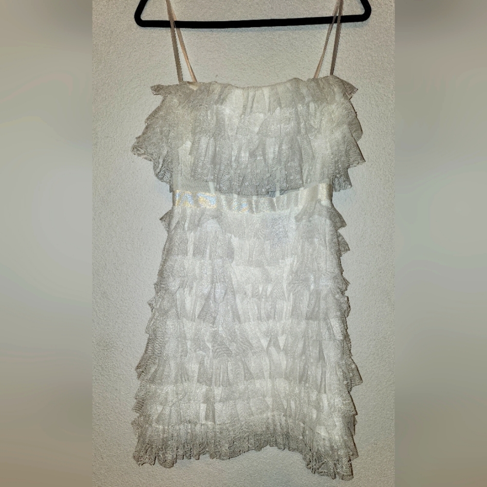 BCBG MaxAzria, Size 8, color off white